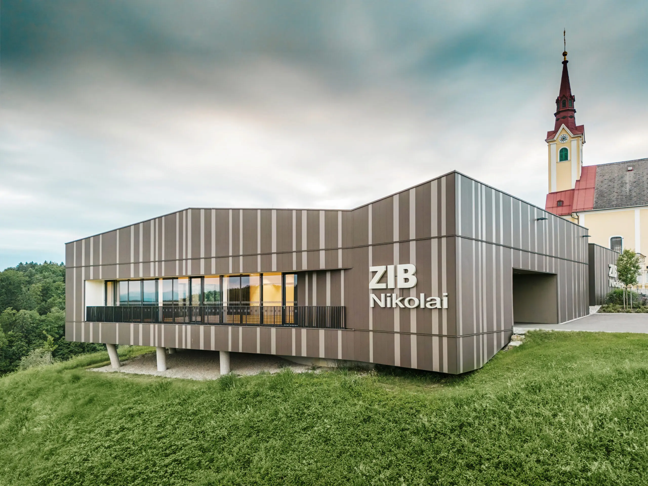 Aluminium, Licht und Farbe