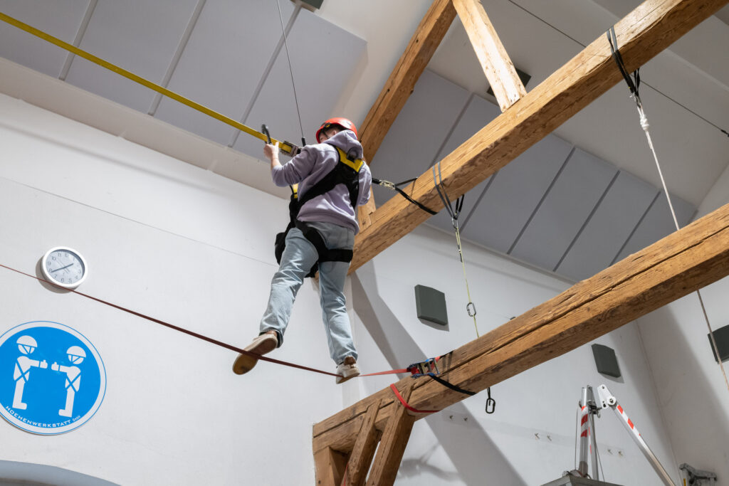 Die Lehrgänge finden in den top ausgestatteten Trainingszentren der Hoehenwerkstatt statt, die ein hohes Maß an Sicherheit bei der Durchführung gewährleistet. © Hoehenwerkstatt