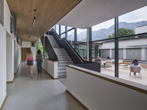 Tiroler Fachberufsschule für Fotografie, Optik und Hörakustik in Hall © Günter Richard Wett 