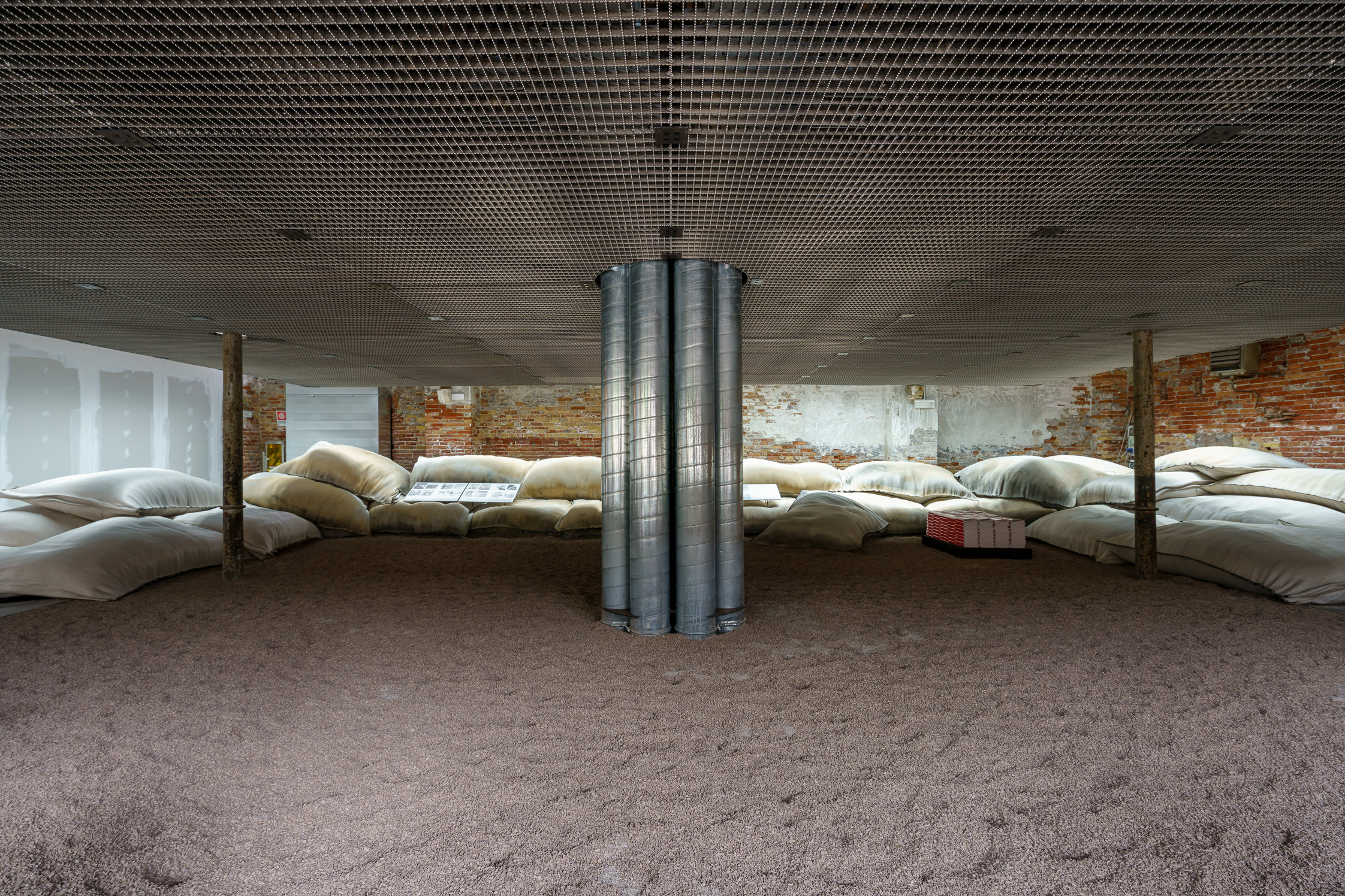 Der von Andrea Faraguna kuratierte Pavillon „Heatwave“