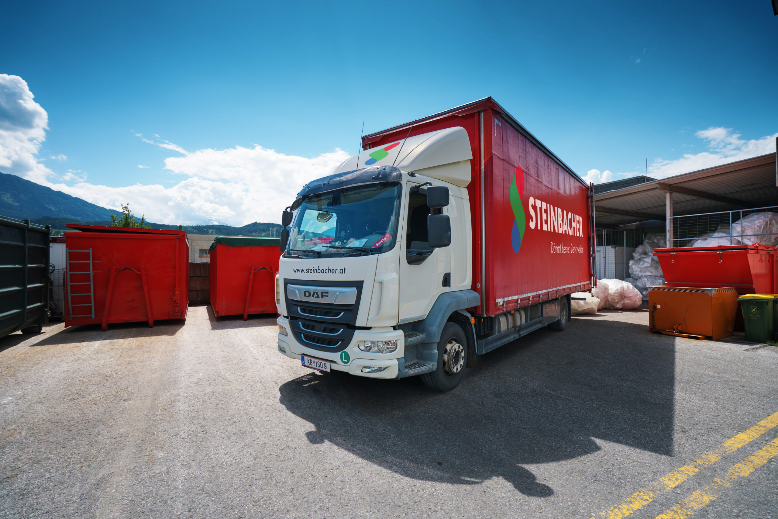 Mitte Mai holte Steinbacher den ersten LKW mit EPS-Abfällen zur Wiederaufbereitung in sein Werk nach Erpfendorf. @ Günther Kresser