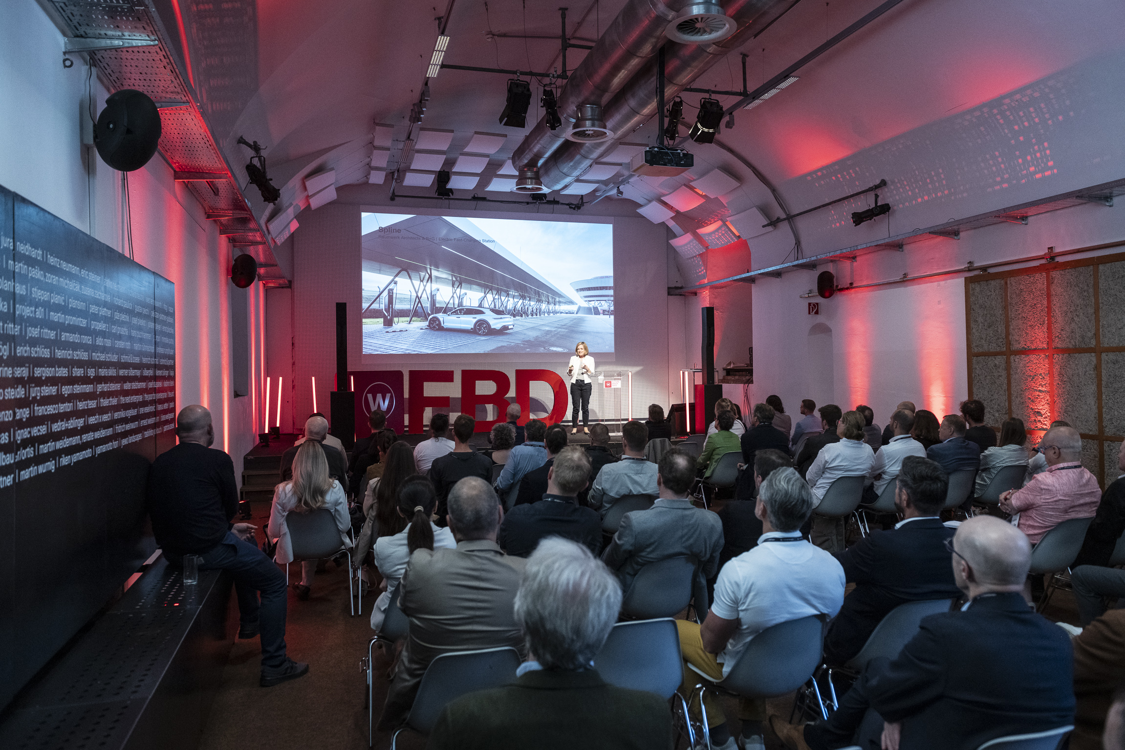 Mehr als 120 Teilnehmer*innen folgten den spannenden Vorträgen zum Thema "Digitale Bauwelten" beim Future Brick Day von Wienerberger im Architekturzentrum Wien. © Philipp Podesser