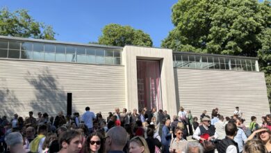 Großer Andrang vor dem Österreich Pavillion auf der Architekturbiennale in Venedig 2025 (Foto: Stefan Böck)