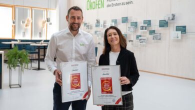 Award-Vergabe (v.l.): Stefan Ortner (Ökofen) und Birgit Starmayr (Market Institut). Copyright: Ökofen