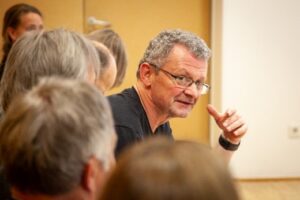 Martin Kranl referierte über Handwerkstradition und Kreislaufwirtschaft als Chance © RFA/Pirato