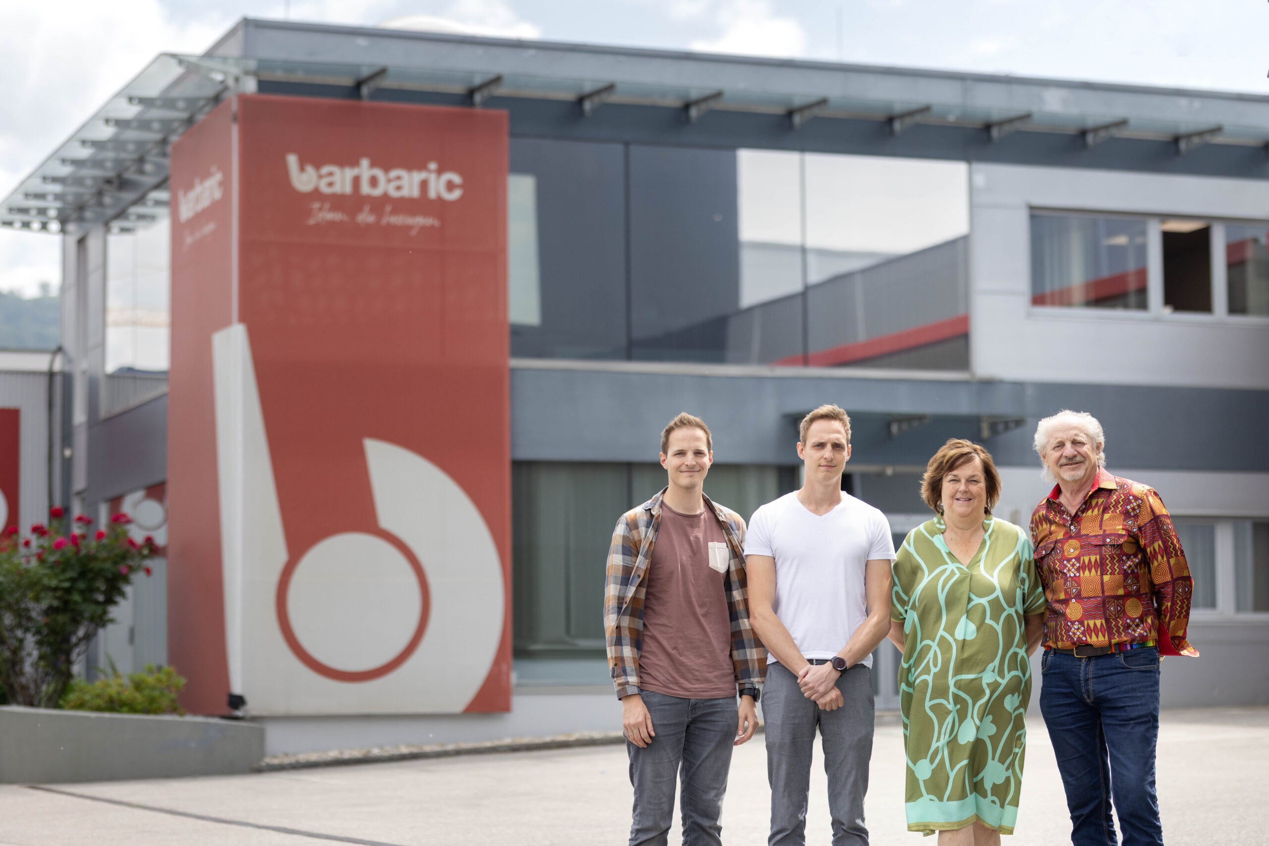Von links: Die neuen Geschäftsführer Florian Barbaric und Stefan Barbaric jun. mit ihren Eltern und Firmengründern Brigitte und Stefan Barbaric sen. © Barbaric