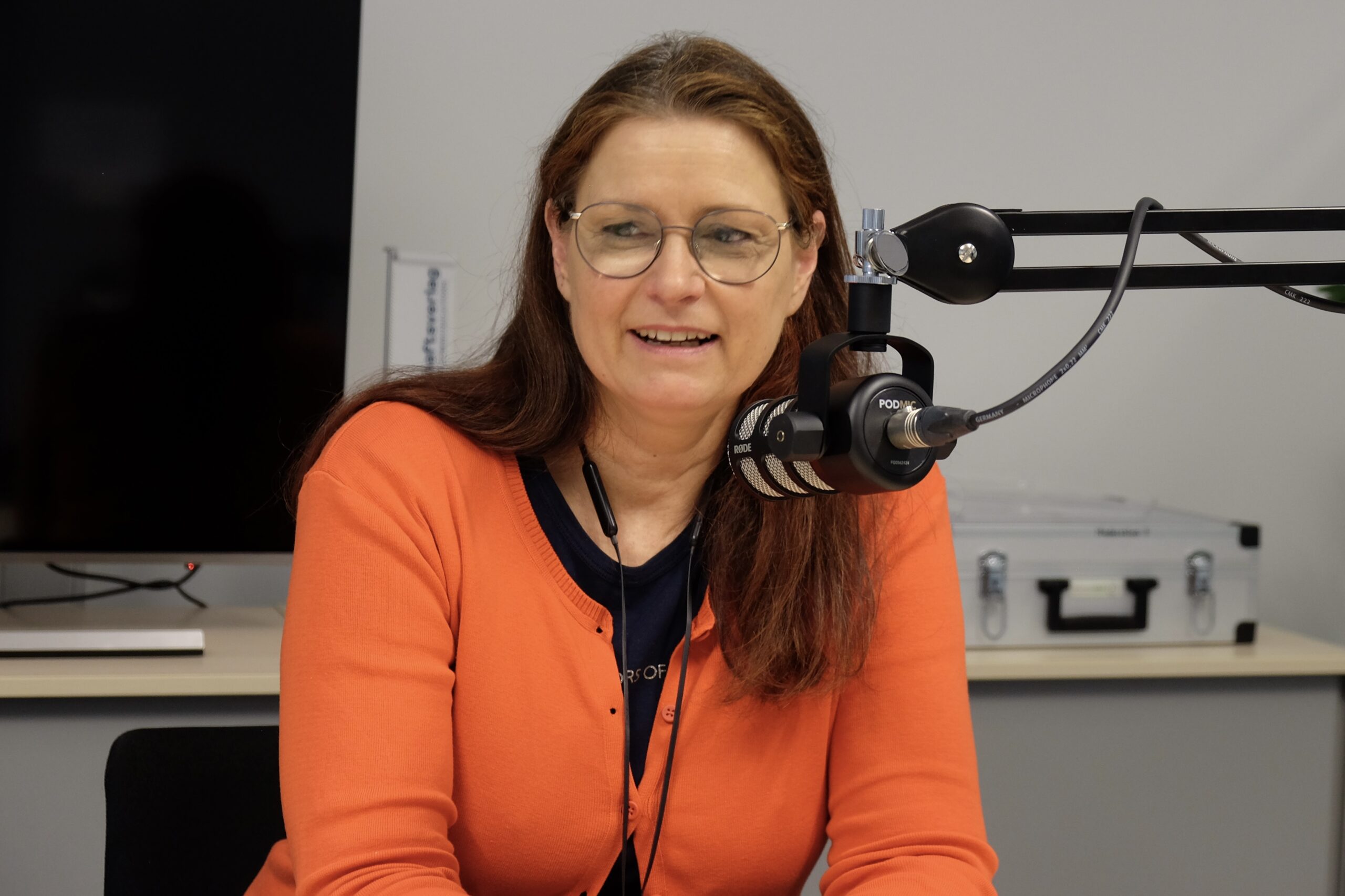 Susanne Formanek, Geschäftsführerin von Grünstattgrau, setzt sich seit über 20 Jahren für nachhaltige Bauweisen und Bauwerksbegrünung ein. © Wirtschaftsverlag