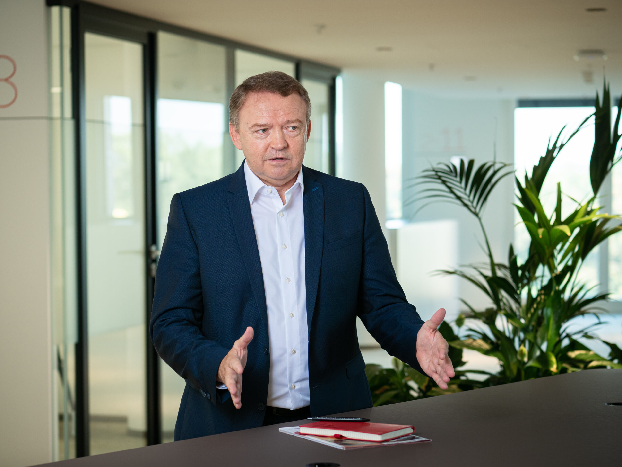 „Es fehlt an positiven Signalen. Wir brauchen wieder mehr Zuversicht! Aktuell wird vieles schlechtgeredet – das ist Gift für die Branche“, ist Johann Marchner, Geschäftsführer von Wienerberger Österreich, überzeugt. © Andreas Hafenscher