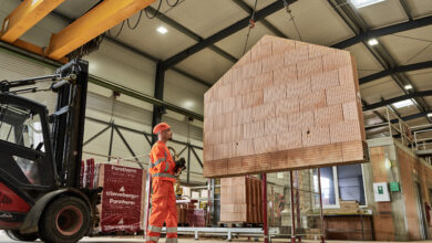 Ziegelwand aus der Fabrik. Copyright: Hafenscher