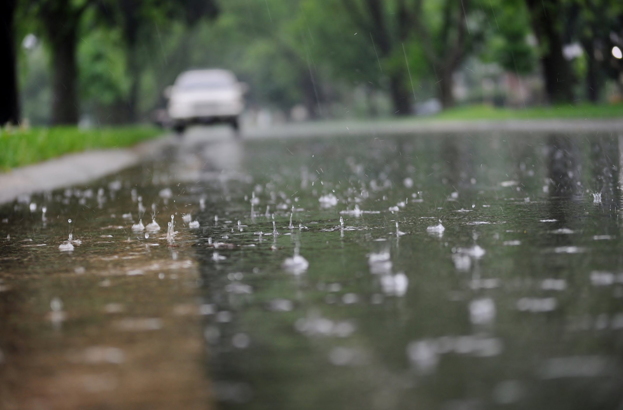 Der Umgang mit Starkregen und die Regenwassernutzung werden immer wichtigere Themen für die gesamte Baubranche.