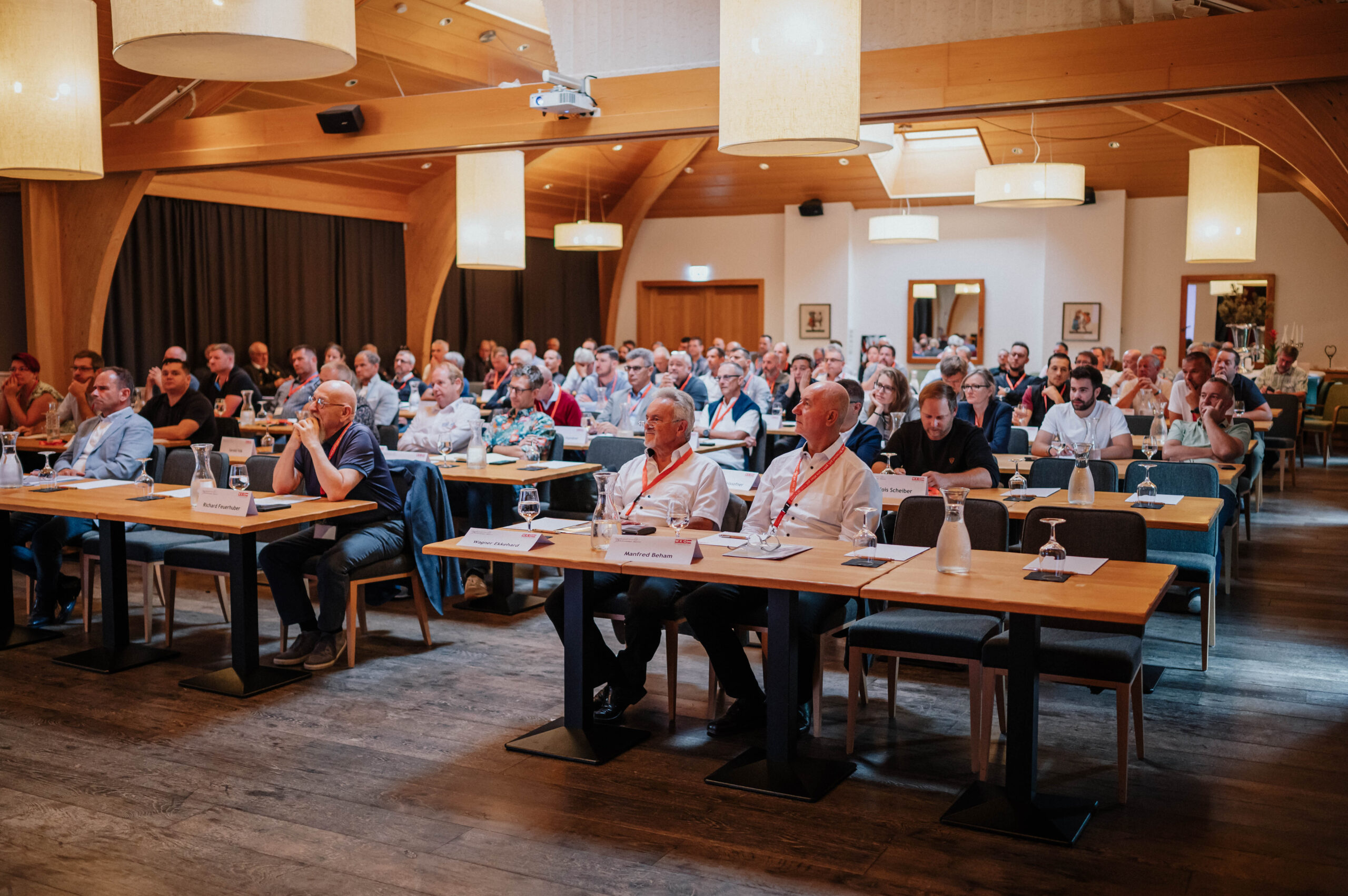 Informative Vorträge renomierter internationaler Glasfachleute bietet das Symposium für das Glashandwerk im September in Kärnten. © Verein Kärntner Glaserhandwerk