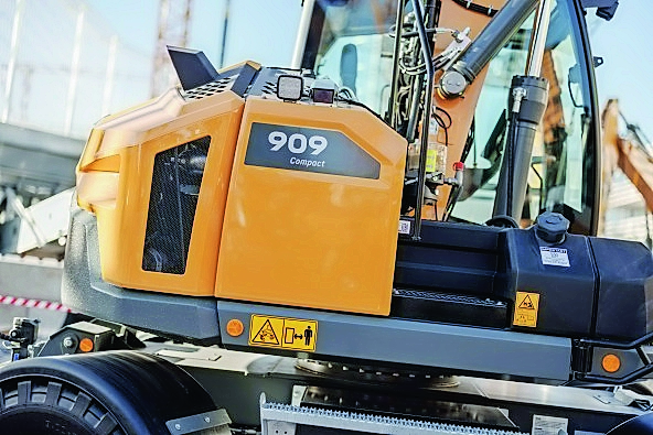 Liebherr A 909 Compact/A 911 Compact