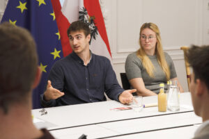 Tischler Sebastian Zöttl absolvierte ein Berufspraktikum in Spanien, Gartenbaufacharbeiterin Eva Brandt sammelte internationale Erfahrungen in Italien. © OeAD/APA-Fotoservice/Rastegar