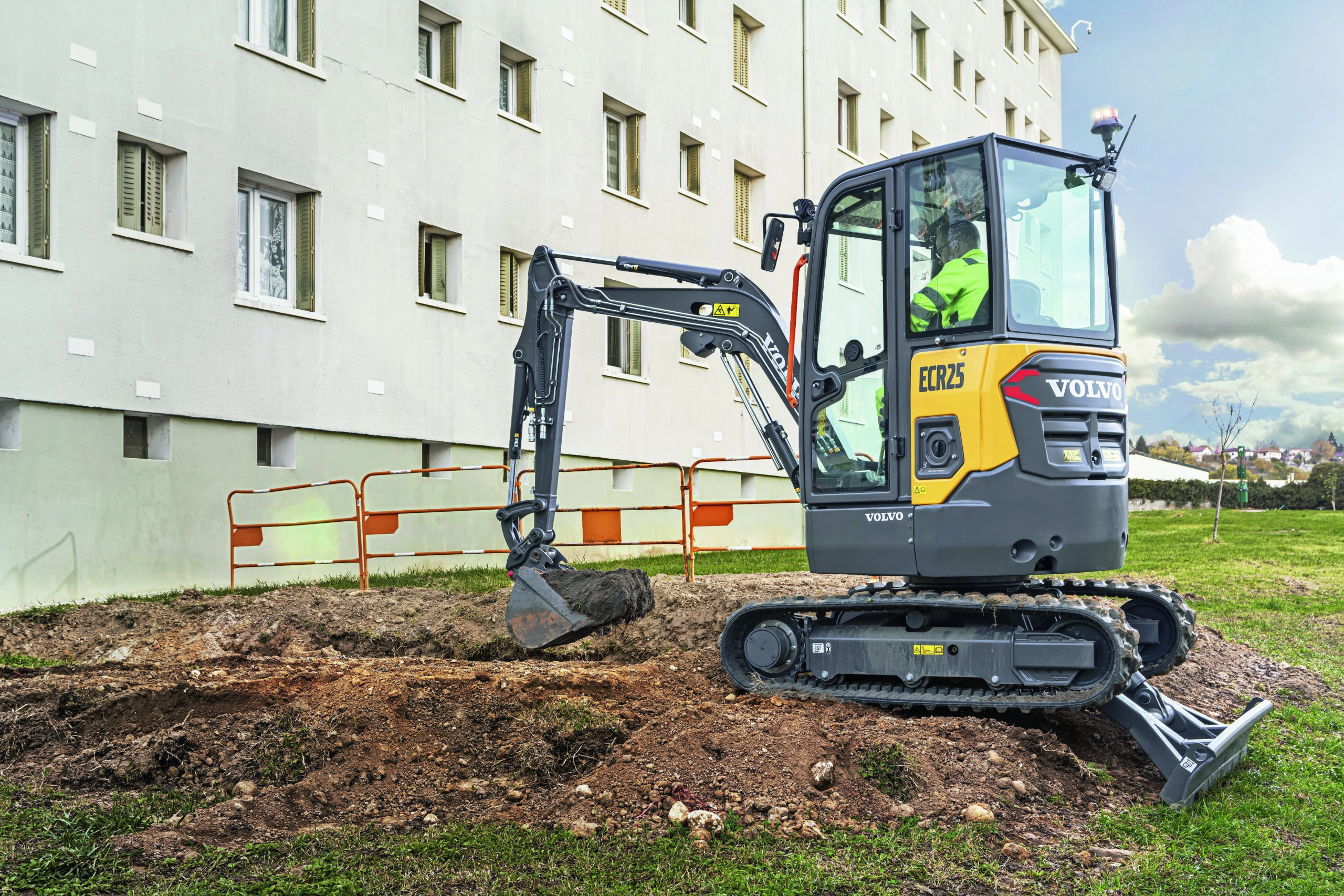 Ascendum/Volvo CE ECR25/L20