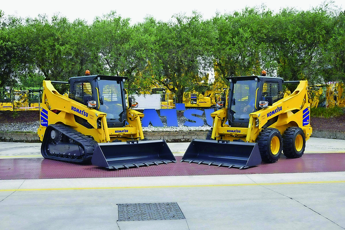 Kompaktradlader auf Reifen und Raupe von Komatsu.