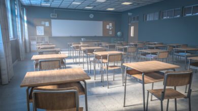 Dicke Luft in Schulen. Copyright: tiero istock getty images plus
