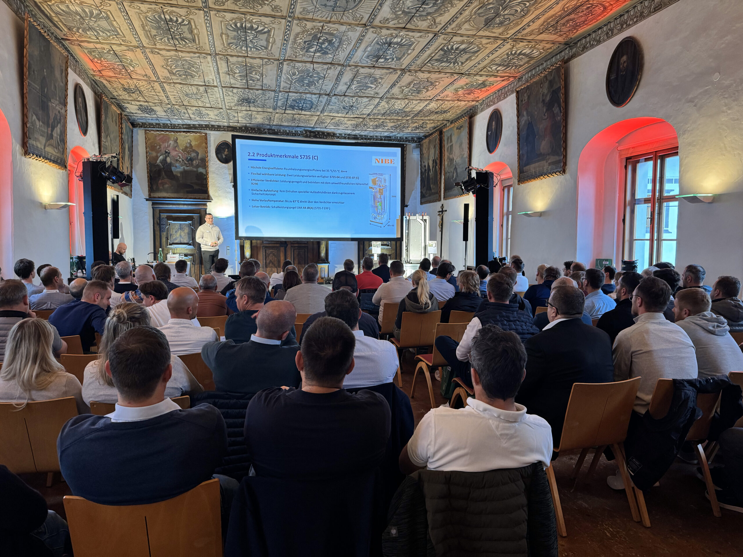 Rund 140 Partnerinstallateure aus ganz Österreich folgten der Einladung von KNV Energietechnik zur diesjährigen Partnertagung in Traunkirchen am 9. Oktober 2025.