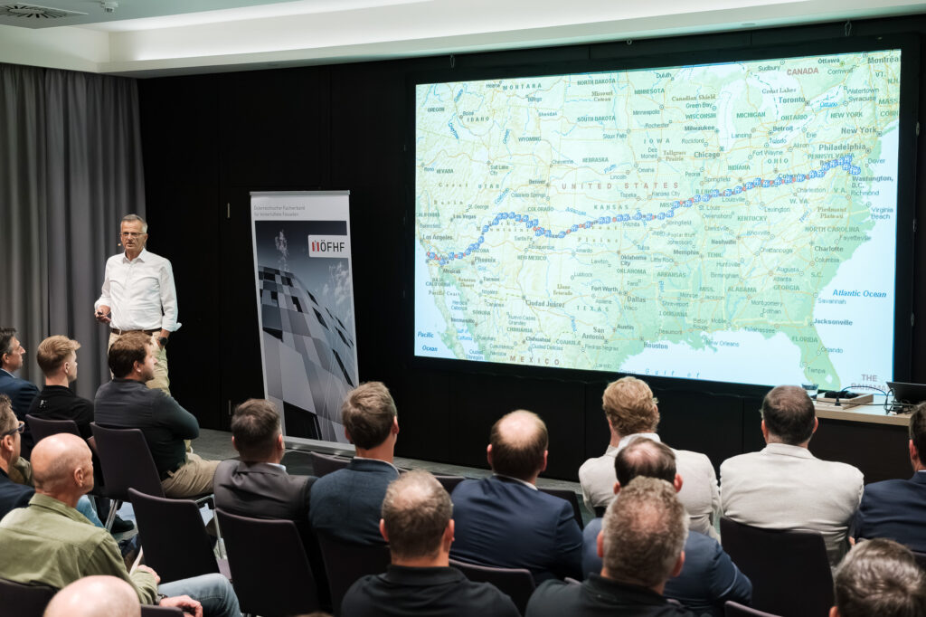 Kurt Matzler ist Professor für Strategisches Management an der Universität Innsbruck und lieferte Impulse für die persönliche und berufliche Weiterentwicklung. © ÖFHF