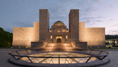 Das „Australian War Memorial“ in Canberra ist ein Ort, an dem den Gefallenen und Verwundeten gedacht werden kann. © Thurston Empson – Architect: Studio SC