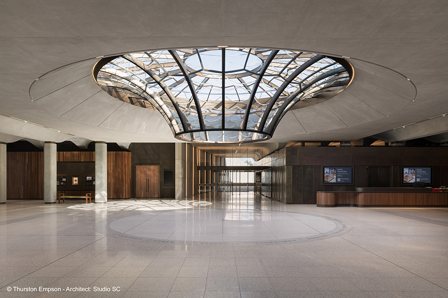 Anders als die in die Ferne wirkende Kuppel schafft „The Oculus“ eine intime, nach innen gerichtete Atmosphäre. © Thurston Empson – Architect: Studio SC