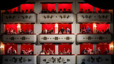 Bretter, die die Welt bedeuten: Das Bühnenbild für "Carmen" an der Volksoper Wien entstand in der Tischlerei der Art for Art Dekorationswerkstätten. © Barbara Pálffy/Volksoper (Szenenbild),
