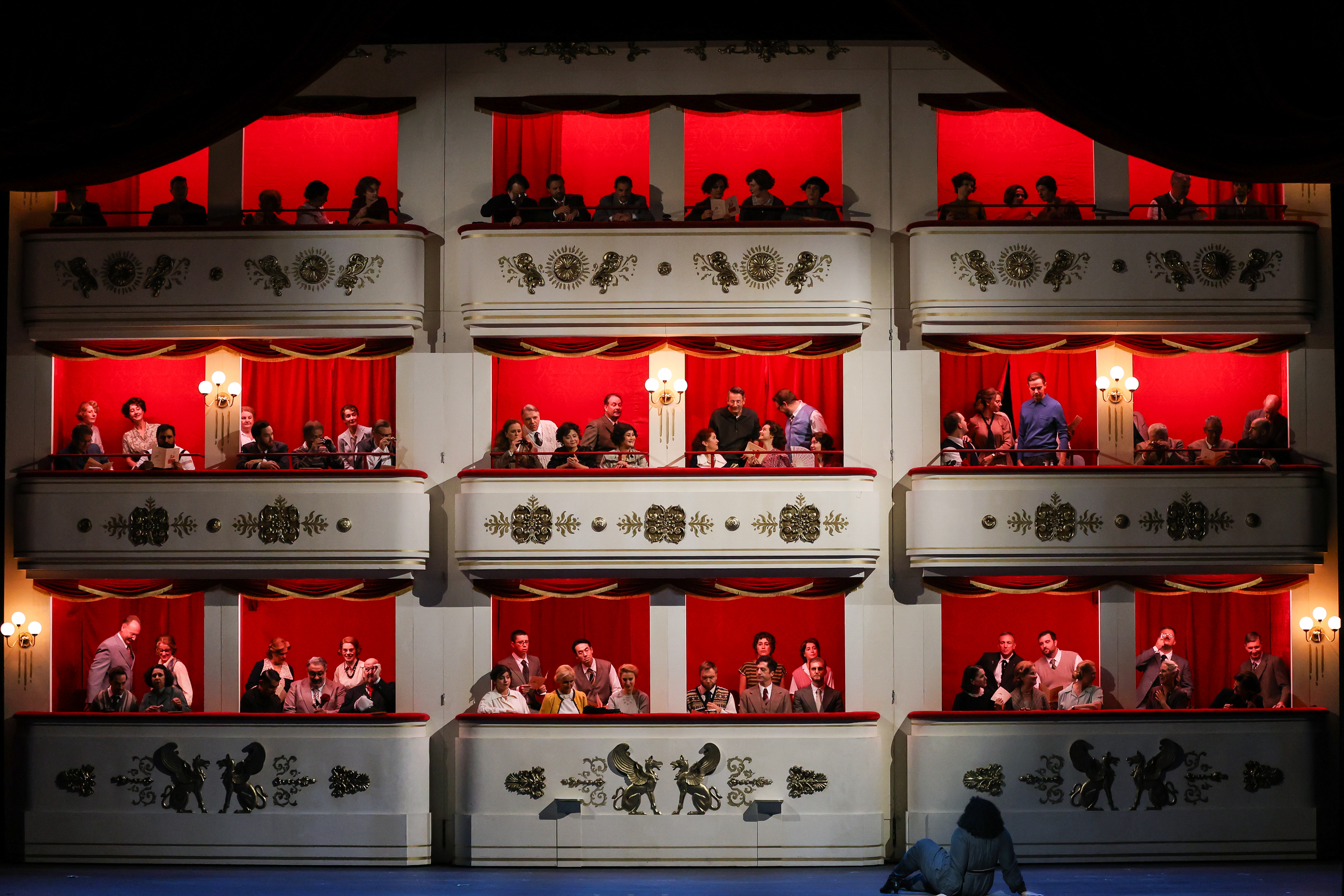 Bretter, die die Welt bedeuten: Das Bühnenbild für "Carmen" an der Volksoper Wien entstand in der Tischlerei der Art for Art Dekorationswerkstätten. © Barbara Pálffy/Volksoper (Szenenbild),