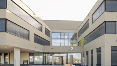 Das dritte Gebäude des Technologiezentrums Seestadt überzeugt mit energieeffizienter Gebäudetechnik, von der Grundwasserwärmepumpe über die Bauteilaktivierung bis hin zur Photovoltaikanlage.