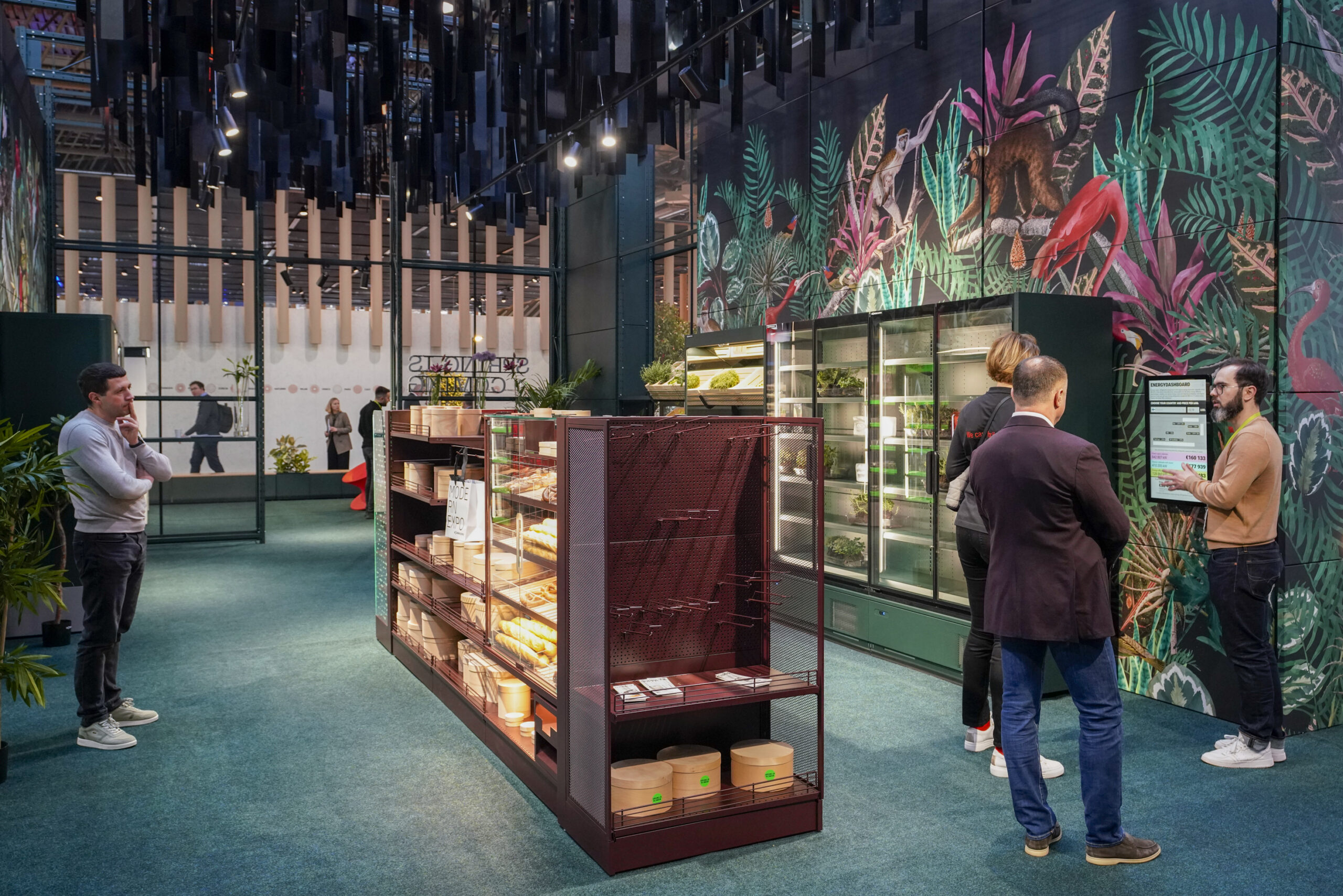 Die Euroshop in Düsseldorf bietet im Ladenbau aktiven Tischlereien interessante Inspirationen und Einblicke in Innovationen, die den Handel von morgen bewegen. © Constanze Tillmann