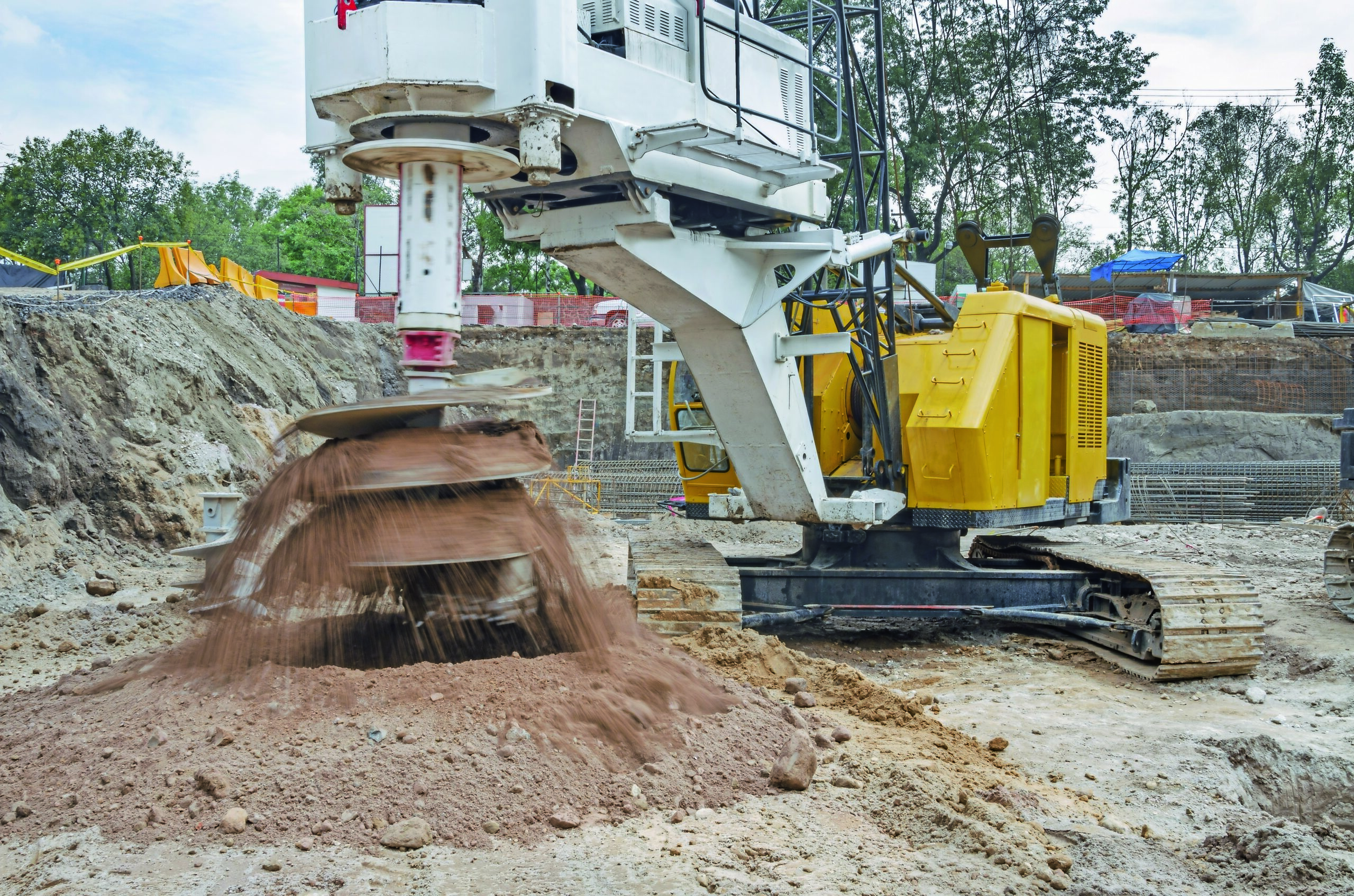 Digitale Systeme wie beispielsweise Building Information Modeling (BIM), Echtzeit-Sensorik und digitale Bohrprotokolle halten zunehmend Einzug in den Spezialtiefbau.