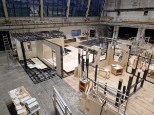 Beeindruckende Dimensionen: Der "Rohbau" des Bühnenbilds für "Orpheus steigt herab" am Burgtheater Wien. © Art for Art