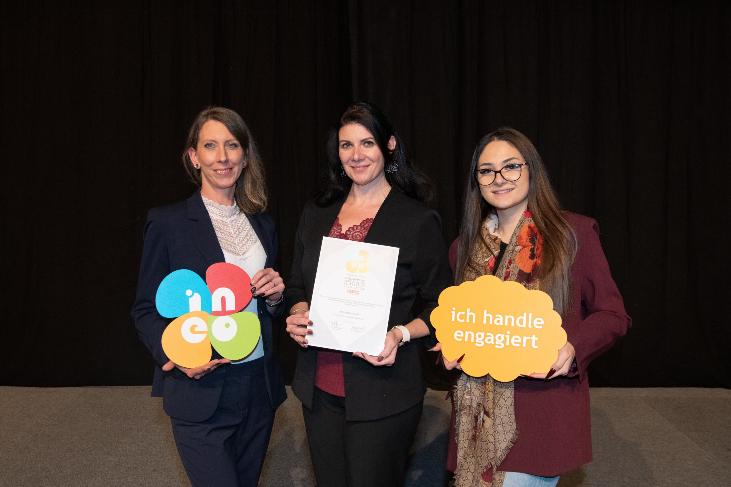 Holter erhält den Ineo-Award. Copyright: Tatiana Boecksteiner Cityfoto