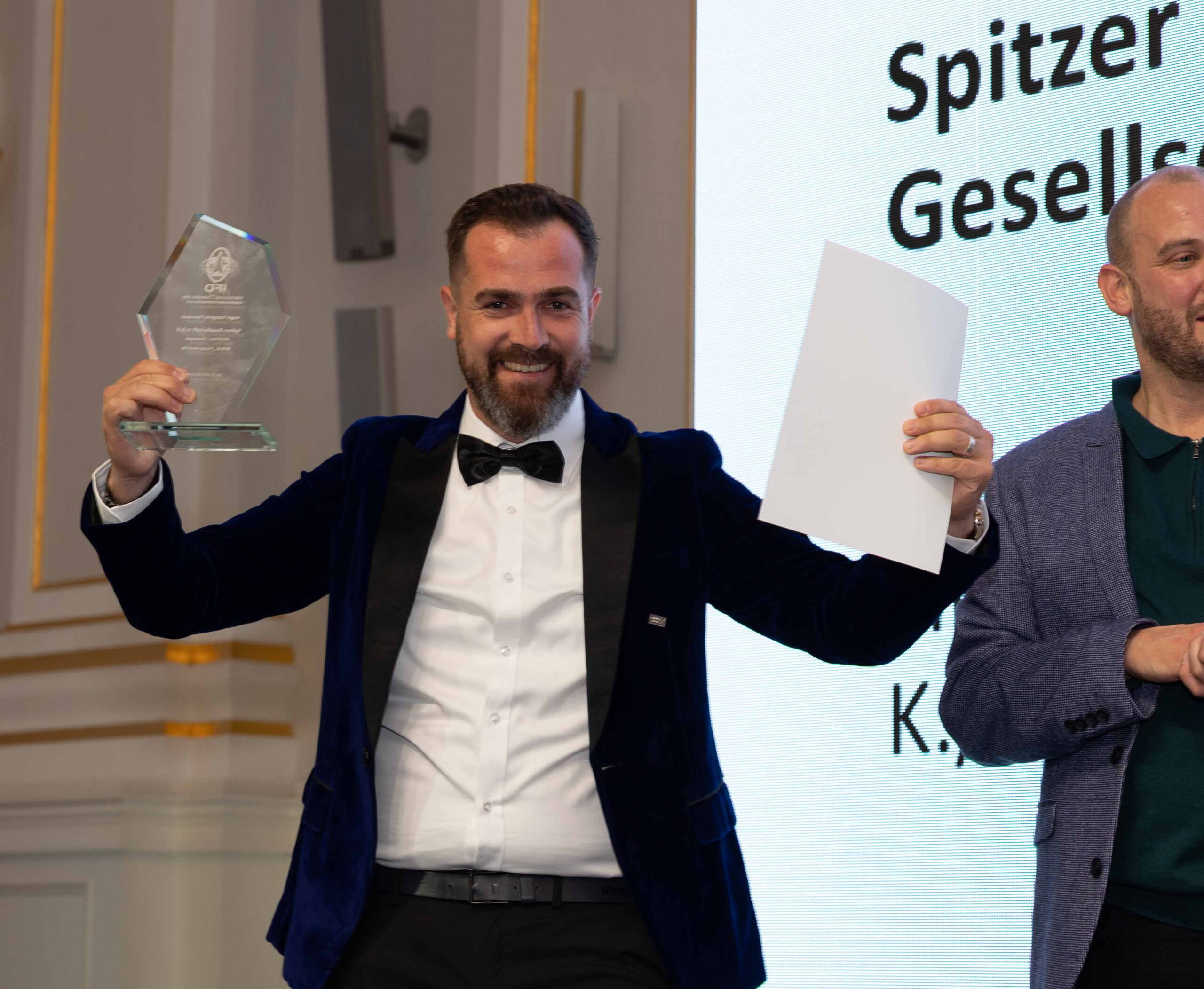 Senahid Kanuric von Spitzer Dach nahm die Auszeichnung bei der Verleihung der IFD-Awards in Bratislava entgegen. © Čistý