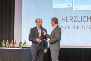 LIM Peter Preinig (links im Bild) eröffnete den Kärntner Tischlertag 2025.  © WKK