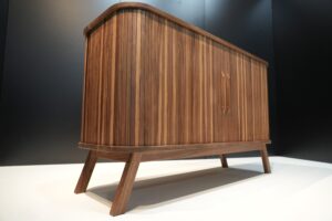 Eine weitere Auszeichnung räumte Nora Esta Ober aus Ebenau, Schülerin im Werkschulheim Felbertal für ihr Gesellenstück „Rollomöbel“ ab. © Nora Ober