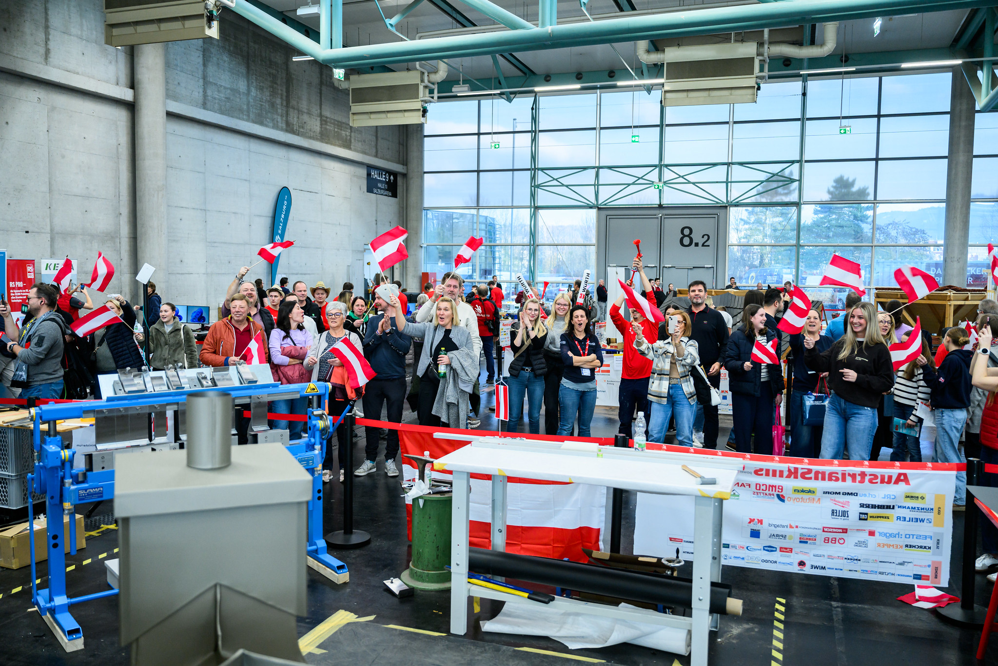 Tolle Stimmung bei den AustrianSkills und der Independent Skills Championship der Spengler in Salzburg. Das begeisterte Publikum feuerte die jungen Spengler zum Endspurt an. © SkillsAustria / Max Slovencik / Florian Wieser