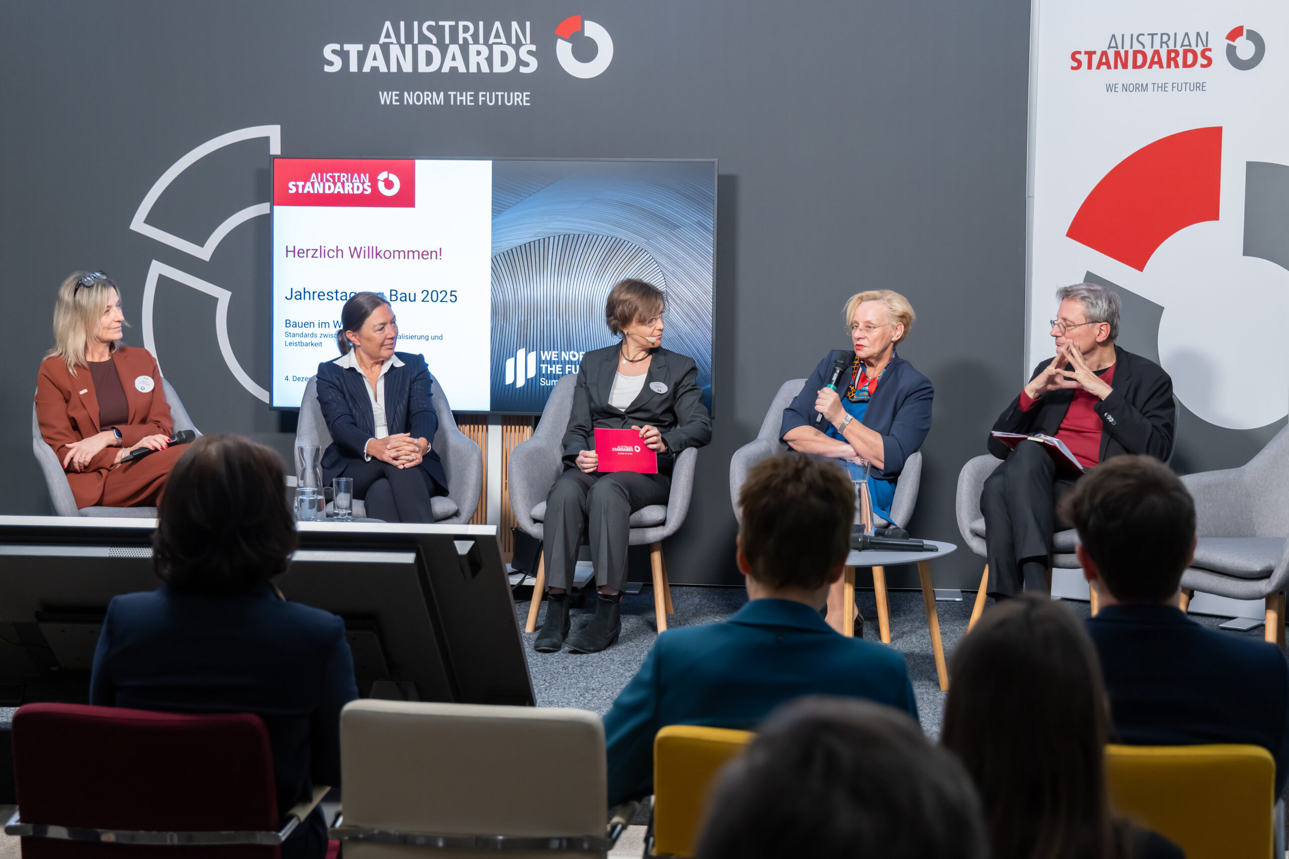 v.li.n.re. Beatrix Rauscher, Gerhild Bensch-König, Gudrun Ghezzo, Doris Molnar, Peter Bauer
