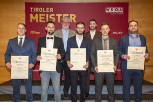 Herzlichen Glückwunsch an die 19 frisch gebackenen Meister*innen, die bei der Meisterfeier ausgezeichnet wurden. © Die Fotografen/WK Tirol