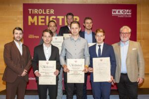 Herzlichen Glückwunsch an die 19 frisch gebackenen Meister*innen, die bei der Meisterfeier ausgezeichnet wurden. © Die Fotografen/WK Tirol