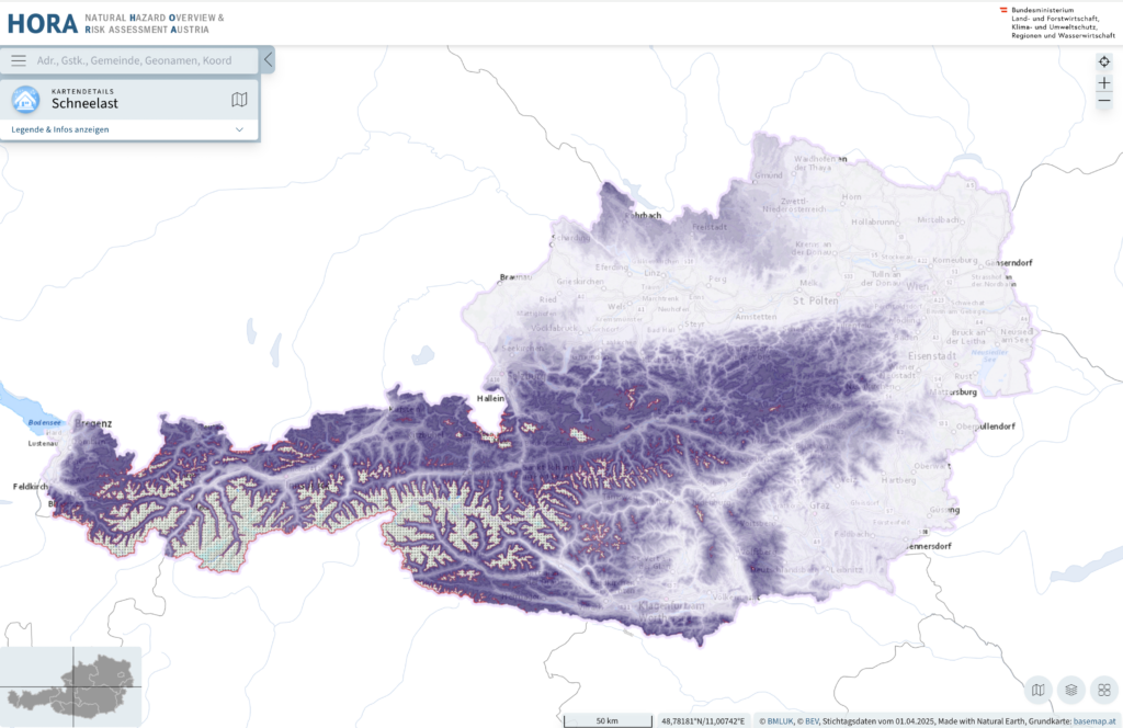 Basierend auf der aktuellen ÖNorm B 1991-1-3:2022-05 kann die charakteristische Schneelast (sk) für die Dimensionierung und Planung von Schneeschutzmaßnahmen für jeden Standort in Österreich unter 2.000 m Seehöhe kostenlos über die Plattform HORA (hora.gv.at) abgefragt werden. © hora.gv.at