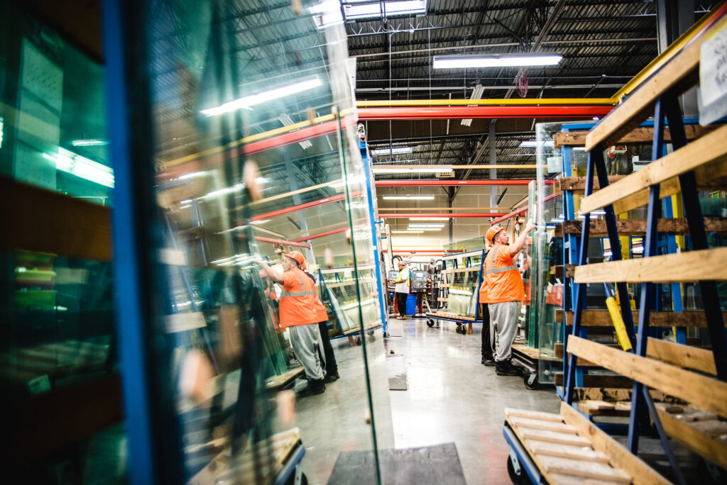 Hochleistungsfähige Gläser müssen geschützt gelagert wer-den. Direkte Sonneneinstrahlung und Temperaturen unter -10 °C sind zu vermeiden. © Vetrotech