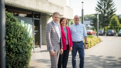 Generationenwechsel bei Hesse Lignal: : v. l. Hans Hesse, Hanna Hesse, Jens Hesse © Hesse Lignal