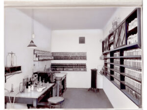 Das Sefra-Labor und die Produktion im Jahr 1950.© Sefra