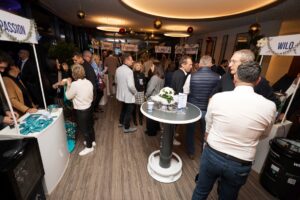 Networking beim Adventmarkt.Copyright: Frauenthal Handel Gruppe