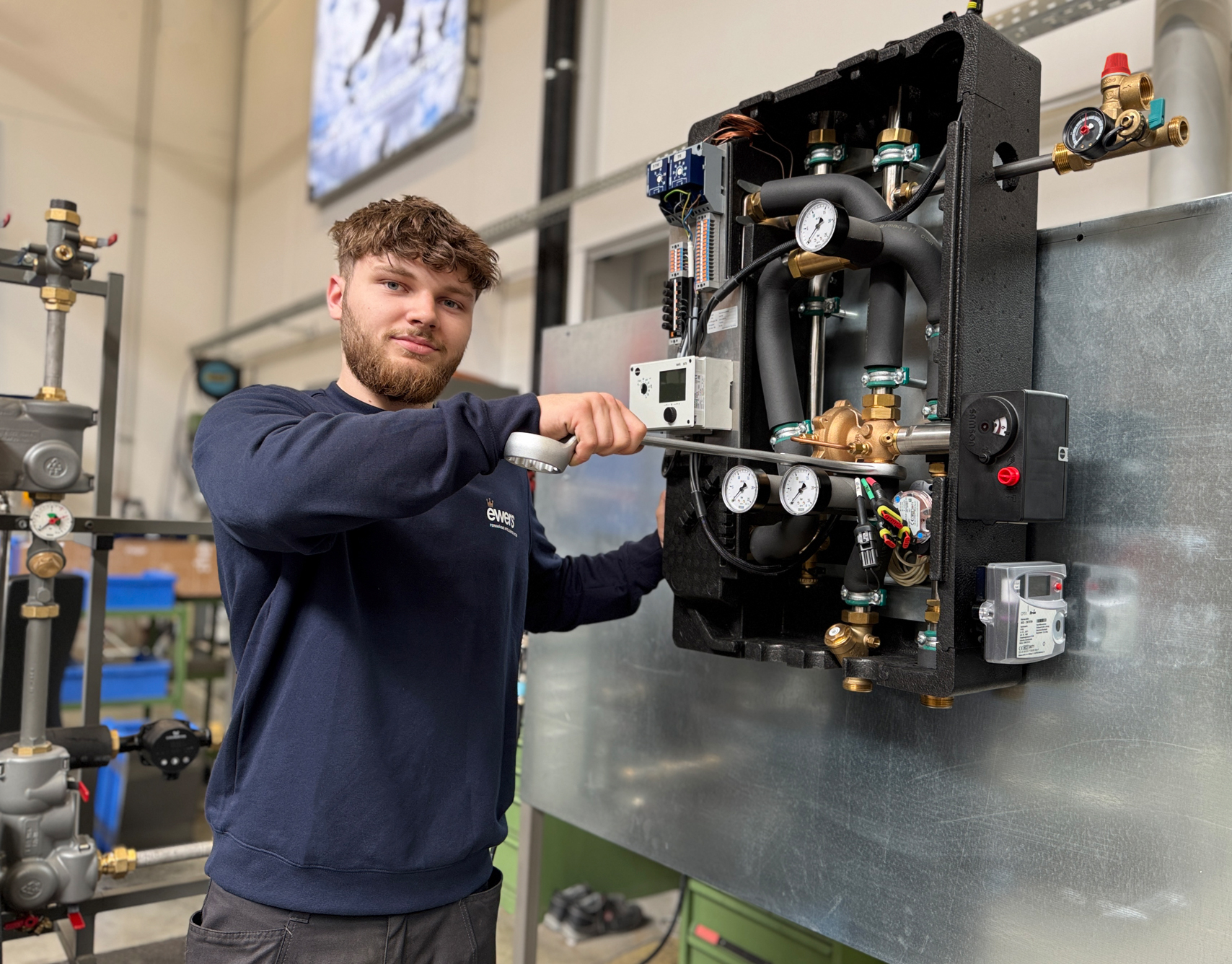 Die kompakte Bauweise der Nahwärmesysteme spart Platz bei der Installation und das EPP-Dämmgehäuse reduziert Wärmeverluste und senkt Kosten.