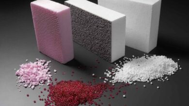 Vorher – Nachher: XPS-Platten, WDVS und EPS-Platten werden zum recycelten Rohstoff. © Austrotherm