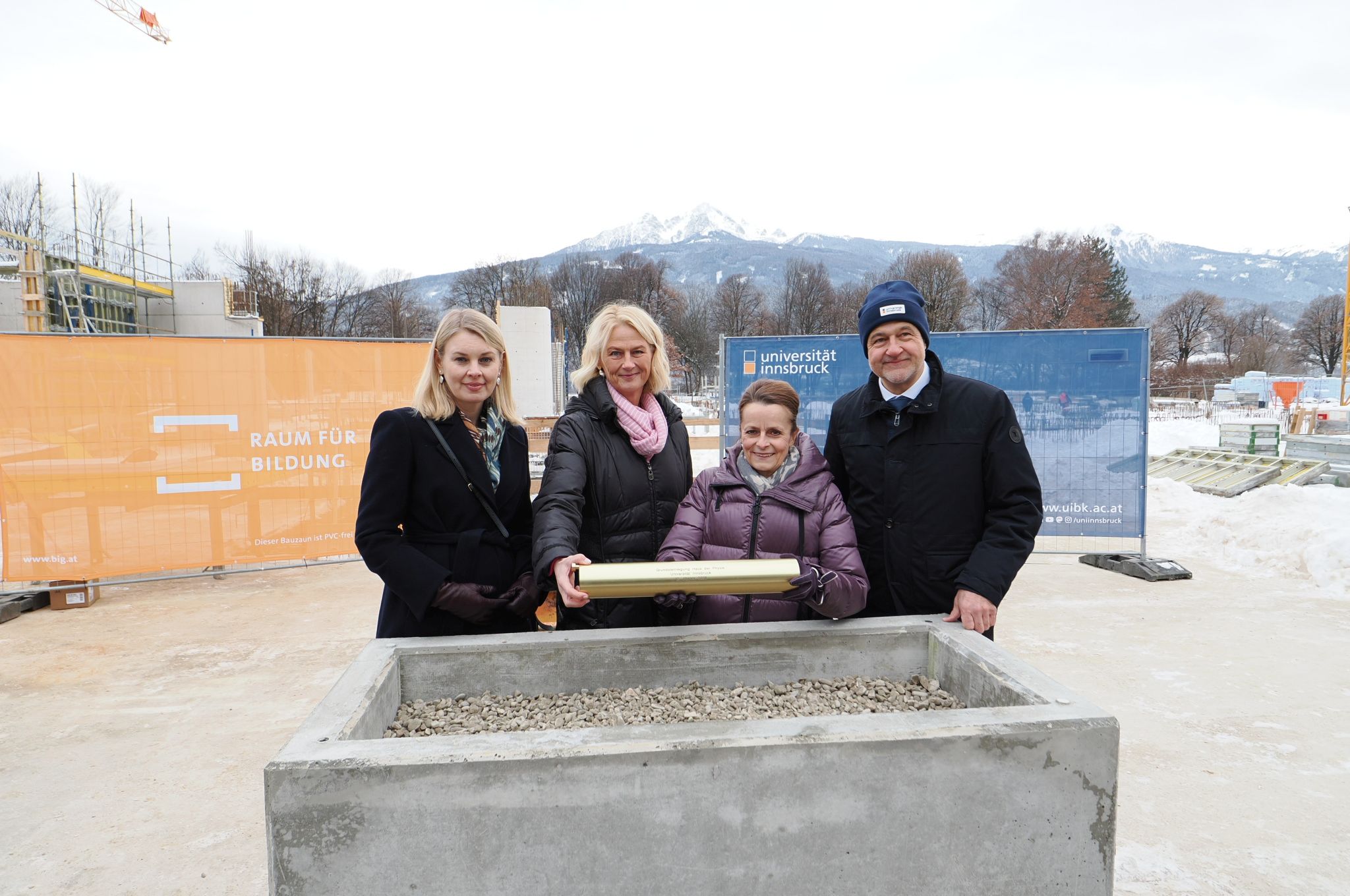 v.l.n.r.: Elisabeth Mayr, Vizebürgermeisterin der Stadt Innsbruck, Rektorin der Universität Innsbruck Veronika Sexl, Geschäftsführerin der BIG Christine Dornaus und Gregor Weihs Vizerektor für Forschung der Universität Innsbruck