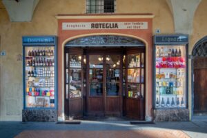Die historische Drogheria Roteglia auf der Piazza Garibaldi© Marazzi