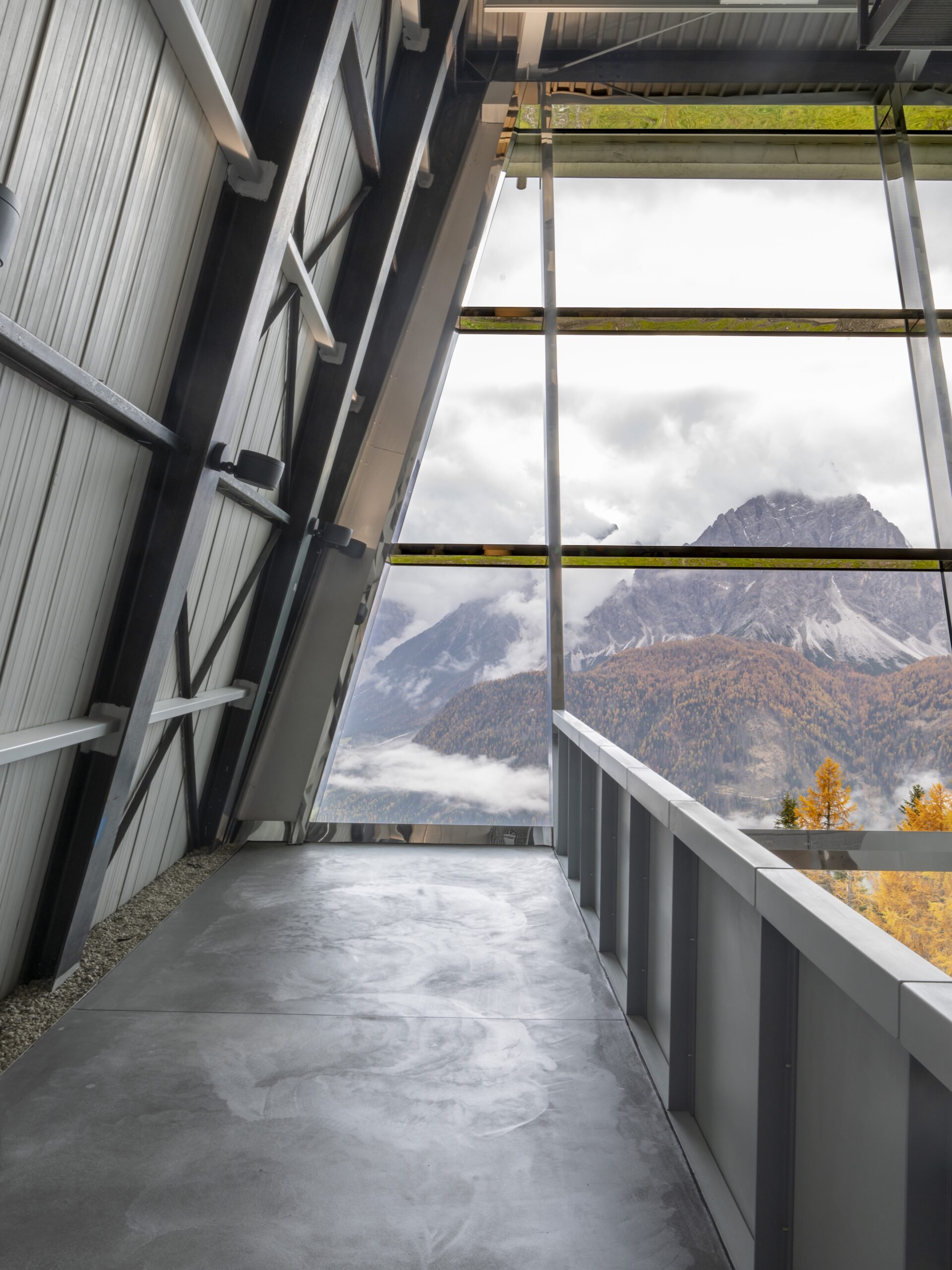 MAIN HALL, PLASMA STUDIO, ARCHITECT ULLA HELL, SEXTEN, SOUTH TYROL, ITALY