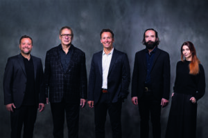 Die Felder Geschäftsführung bedankt sich bei allen Kunden, Partnern und Wegbegleitern für die langjährige Treue und blickt voller Tatendrang auf die nächsten Kapitel der Firmengeschichte. Im Bild Patrick Felder, Hansjörg Felder, Daniel Felder, Alexander Felder, Tamara Felder (v.l.n.r.) © Felder Group