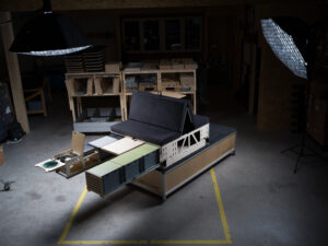 Die Aluminium-Sperrholzkonstruktion als Grundkonstrukt haben die Gründer selbst entwickelt, ebenso wie einen Großteil des Zubehörs und der 3D-gedruckten Kleinteile. Produziert wird in Niederösterreich, unterstützt durch die Software von RSO. © CampBoks